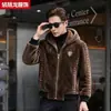 Atacado de novos casacos de pele sintética de veludo mink para outono e inverno para homens, casacos de pele de mink com capuz, jaquetas casuais com pele integrada