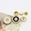 Estilo Fragrante M-Personagem Pérola Metal Jaqueta Casaco Quatro Botões Botão Botão Botão Casaco Casaco Corta-vento Mãe e Mãe Fivela Decorativa