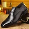 Exclusivo transfronterizo talla grande 2024 nuevos zapatos de cuero brogue color block tallados versátiles británicos de negocios formales zapatos para hombre