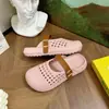 Nuevos zapatos de verano para mujer, cerrados y calados, tipo slip-on, ligeros y súper estilosos, zuecos antideslizantes ultra populares para mujer