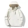 Jaqueta corta-vento de camada única nova para primavera e outono, com capuz, não precisa passar, fácil de cuidar, respirável, bolsos com zíper, jaqueta corta-vento para atividades ao ar livre, masculina
