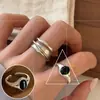 Anel de Lava Doce e Cool Estilo Novo Coreano e Japonês para Mulheres, Anel Aberto Texturizado Pequeno Branco Chá Moda Retrô Personalidade, Anel para Dedo Indicador Tendência