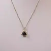 Colar Flor de Trevo de Quatro Folhas Rotativo com Zircônia Vermelha, Corrente para Clavícula Alivia Estresse, Acessório Versátil