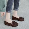 Zapatos de Mujer 2026 Primavera Nuevo Estilo Étnico Retro Piel de Vaca Boca Baja Hechos a Mano Patrón Trenzado Punta Redonda Slip-On Suela Suave Zapatos Perezosos