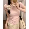 Camiseta Blanca de Manga Corta con Cuello Redondo y Hombro Derecho Color Borgoña para Mujer Verano Petite Ajustada Top con Cintura Plisada y Lazo