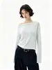 Camiseta de manga larga para mujer con ribete de encaje a rayas azules, fina para principios de otoño, estilo casual holgado con escote asimétrico y diseño de un solo hombro