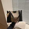 Bolso Tote de Moda Patchwork Color-Blocking Estilo Otoño Nuevo, Bolso Grande de Gran Capacidad para Viajes Diarios con Diseño Único, Bolso de Hombro Versátil para Mujer