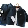 Suéter para Niños Bangcheng 2026 Otoño Nuevo de Moda para Niños Cardigan de Punto de un Solo Botón con Cuello de Solapa Chaqueta Versátil para Niños