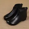 Botines cortos de mujer transfronterizos, cómodos y versátiles, botines de suela plana para otoño e invierno, cuero suave, suela blanda, botines individuales, botines de algodón aterciopelado para mujeres de mediana edad y mayores
