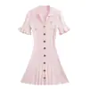 Camisa Dulce Rosa Estilo Chanel 2026 con Mangas Volantes, Falda de Paraguas Cola de Pez que Ceñe la Cintura, Vestido de Punto de Seda de Hielo