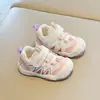 Zapatos funcionales para niños, nuevos modelos de primavera y otoño, zapatos para bebés, zapatos de malla para niños, zapatillas deportivas transpirables y ligeras para niñas