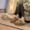 Versão em Couro Macio~Botas de Neve Lã de Cordeiro Versão com Aumento de Altura 5cm Estilo Inverno 2026 Solado Grosso Aveludado Chinelo Duas Formas Roupas Femininas para Exterior