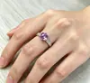 Anel vintage de luxo leve para mulheres, anel de zircônia microincrustada bicolor dourado e prateado, anel aberto ajustável multicolorido com um toque de nicho de alta qualidade