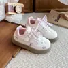 Zapatos de Tabla de Felpa de Moda para Niños 2026 Otoño/Invierno Nueva Llegada Niños Cálidos Superficie de Cuero Impermeables Versátil Diseño Deportivo