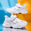 Zapatos Infantiles Estilo Cuatro Estaciones Niños Niñas Zapatos Blancos Zapatos de Campus Estilo Coreano Estudiantes de Primaria Zapatos para Correr Zapatos para Niños Medianos y Grandes Venta al por Mayor
