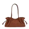 Bolsa de Axila Feminina Rugosa Fosca Retrô de Nicho Coreana 2026 Início do Outono Grande Capacidade Bolsas de Ombro de Temperamento para o Dia a Dia Tendência