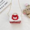 2026 Invierno Nuevo Modelo Bolsa de Año Nuevo Oso Fresa de Dibujos Animados Peluche Bolso de Hombro Cruzado para Niñas Bolso de Mano para Sesión de Fotos