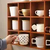 Armário de Armazenamento com 12 Compartimentos para Copos, Prateleira de Mesa de Madeira com Grade para Itens Diversos, Caixa de Armazenamento Estilo Japonês, Armário de Armazenamento Simples de Parede