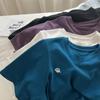 Camiseta de Manga Corta con Cuello Redondo y Diseño de Bordado de Letras Nicho Estilo Coreano para Mujer, Holgada, Reductora de Edad, Camiseta Interior, Estudiante, a la Moda