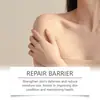 O creme hidratante de manteiga e mel tem uma textura fina e suave que nutre a pele seca e deixa o corpo com uma sensação fresca e sem pegajosidade.