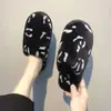 Pantuflas de invierno con estampado de leopardo para parejas, cálidas y a prueba de frío, felpa gruesa, para uso en interiores en casa, antideslizantes, duraderas, adecuadas para salir, pantuflas de algodón para mujer