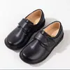 Zapatos de cuero para niños de primavera y otoño con correa en blanco y negro, zapatos de estudiante británicos, zapatos de reloj para niños, zapatos deportivos grandes para niños