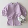 Conjunto de primavera para niña: Conjunto de sudadera de estilo coreano para primavera y otoño y pantalones acampanados, un atuendo elegante y casual de primavera para bebés niñas.