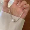 Colar de Pérolas Prateadas Quebradas com Design de Nicho Estilo Coreano, Corrente de Clavícula Feminina, Elegante e de Alto Padrão, Colar de Empilhamento de Luxo Leve
