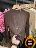 Camiseta Base de Cuello Medio Alto para Otoño e Invierno para Mujer 2026 Nuevo Mousse Cepillado Más Terciopelo Ajuste Delgado Cálido Nicho Ropa Interior Superior