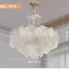 Candelabro de Lujo Ligero Estilo Francés para Dormitorio Principal 2025 Nuevo Flor de Cuatro Hojas Vidrio Elegante Sala de Estar Habitación de Niña Zhongshan