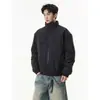 Chaqueta de moda estilo americano Cleanfit para hombre, nueva colección 2026, de alta gama, elegante y genial, con cuello alto, diseño inspirado en la ropa de trabajo y estilo de chaqueta de vuelo