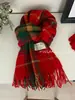Colección de Bufandas Rojas de Regalo de Navidad para Año Nuevo Otoño e Invierno Retro Más Fácil de Combinar Ambiente Cálido Bufanda Chal Fabricante Personalizado