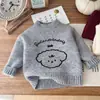 Suéter de bebê 2026 novo estilo, peça única de fleece, suéter de tricô fofo para meninos, roupas de inverno para bebês, suéter espessado para crianças