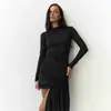 Vestido justo de malha para mulheres, com ajuste ao corpo e detalhe de fita, para o outono de 2026, gola redonda, curto, da Amazon
