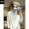 Camiseta de manga larga para hombre con media cremallera, efecto dos piezas, bloques de color estilo americano para otoño, sudadera de corte regular, diseño moderno de retazos con cuello alto