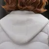 Jaqueta de Algodão com Penas de Inverno para Mãe, Estilo Curto Leve para Mulheres Baixas, Casaco Elegante para Mulheres de Meia-Idade e Idosas, Casaco de Algodão com Capuz Feminino