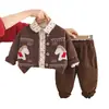 Suéter Infantil Elegante de Dibujos Animados 2026 Manga Larga Primavera y Otoño Ropa Infantil Chaqueta Camisa Casual Conjunto de Tres Piezas para Bebé