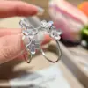 Pendientes de Aro de Pétalos Simples Personalizados de Estilo Nuevo de Verano para Mujer, Estilo de Nicho, Lujo Ligero, Diseño Versátil, Pendientes