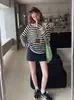 Blusa transparente de rayas amarillas con protección solar para mujer, prenda exterior fina de verano de corte relajado, camiseta de manga larga de seda helada