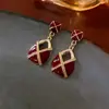 Pendientes Vintage de Segunda Mano Aguja de Plata Plisado Corazón Rojo Pendientes de Metal Pendientes Personalizados Retro Fabricante Venta al por Mayor