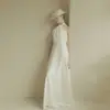 Vestido de Novia Ligero Estilo Francés 2026 Nuevo Verano Elegante Satén Cuello Halter Mini Vestido para Sesión de Fotos de Viaje Simple y Elegante para Mujer