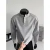Otoño e Invierno Nueva Camisa Henley Estilo Americano Camiseta de Manga Larga Marca de Moda para Hombre Capa Base Camiseta Interior Sudadera Holgada Versátil Ropa para Hombre