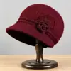 Sombreros para mujeres de mediana edad y ancianas otoño e invierno piel de conejo tejido de ala ancha a prueba de frío sombrero de punto señora mayor abuela más terciopelo cálido lana