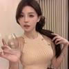 Chal de punto sin mangas ajustado para chica atractiva, estilo nuevo de verano, acinturado, estilo corto con elegante y chic top para mujer