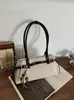 Bolsa Boston de diseño de moda nueva al por mayor para debajo del brazo, bolso de mano francés de nicho para el día a día, bolso de hombro para el día a día