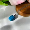 2023 Nuevo Collar de Piedra Natural Cuadrada Pequeña Colgante de Cristal sin Forma Ágata Femenino Explosiones de Siete Colores