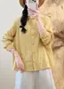 Nueva ropa de otoño para mujer 2026: camisa bordada con volantes, blusa casual artística y juvenil con cuello alto