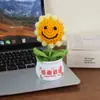 Presente para o Dia do Professor Rosto Sorridente Girassol em Vaso Produto Acabado Buquê de Flores Artesanal Produto Acabado Girassol Ornamento de Mesa