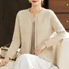 Tricô de outono e primavera para mães, novo casaco elegante e versátil estilo chinês para outono e inverno, slim fit, plus size, para mulheres de meia-idade e idosas