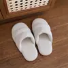 Pantuflas de tela para pareja para uso en casa, aptas para todas las estaciones, silenciosas, pantuflas de piso simples estilo japonés, antideslizantes, pantuflas con suela suave como una nube